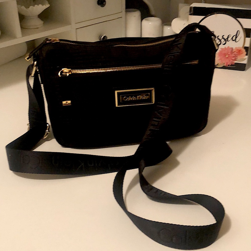 Calvin Klein stunning crossbody or shoulder bag